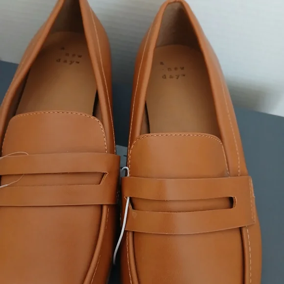 A New Day Brand New Brown Loafers Size 8W - Picture 2 of 8